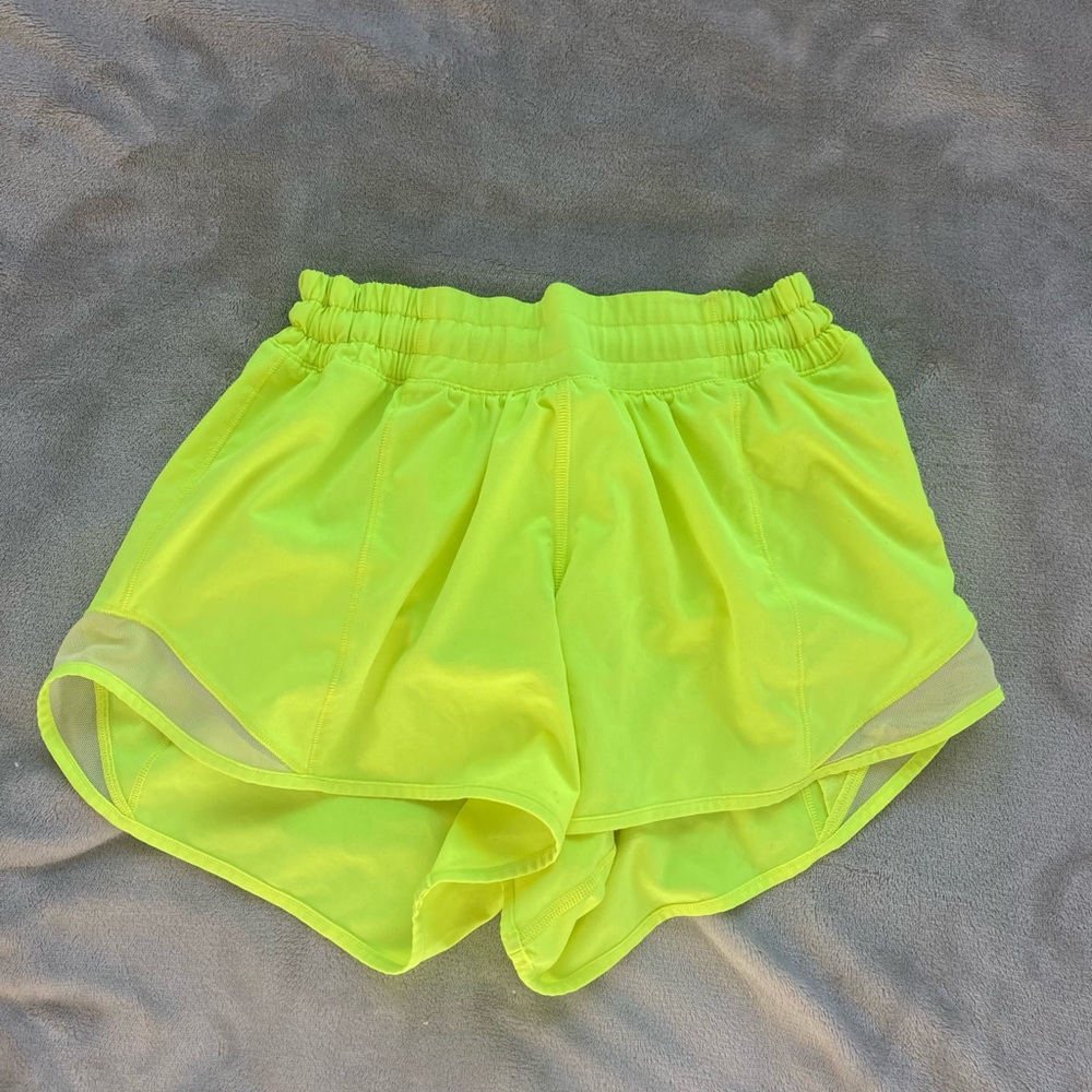 Highlighter yellow Lululemon hotty Hotts